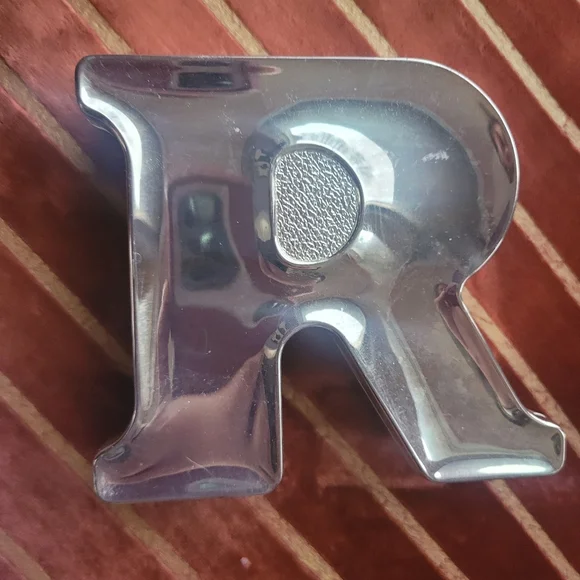 Vintage Letter R Box - Picture 7 of 9